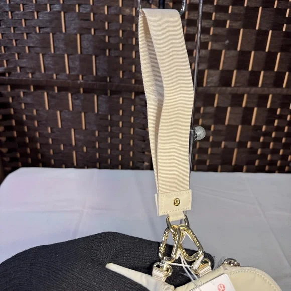 Lululemon Dual Pouch Wristlet Light Ivory/Sheer Oak L05319 - Picture 5 of 6